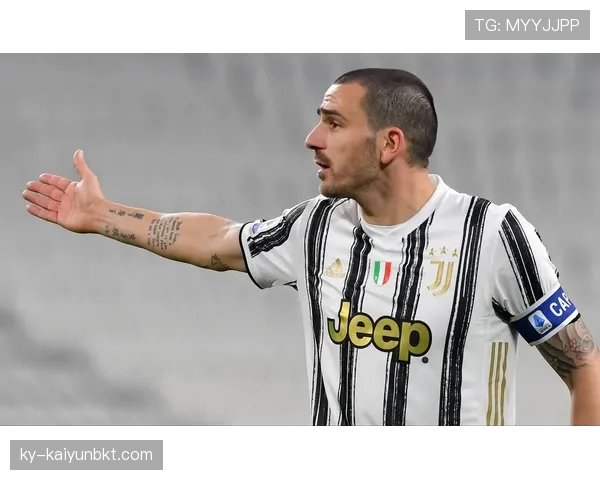 博努奇与胡梅尔斯防线为何出现分散？体系驱动下的防守协同问题解析