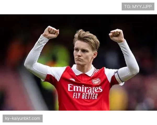 厄德高与穆西亚拉：技术型中场的战术定位与风格分野