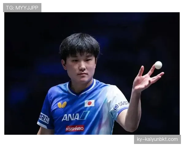 张本智和训练完偷偷吃拉面被拍，这自律人设绷不住了？